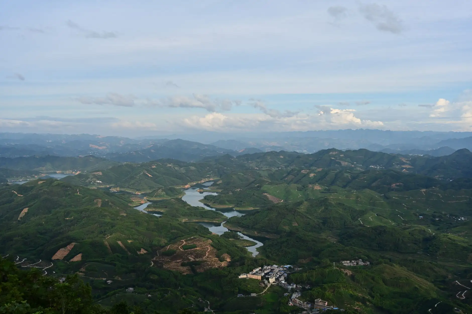 减速机在重庆工厂产线中的选型方案与维护建议